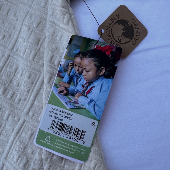 Sherpa Adventure Gear Women's Nyano Top Small in Ivory - Picture 5 of 11